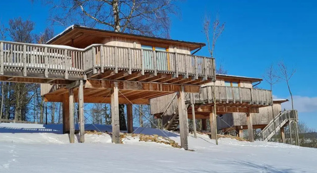Коттедж Hotel Waldquelle - Baumhaushotel Aerzen