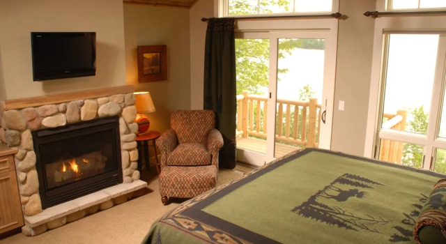 Люкс Luxury с 2 комнатами с видом на озеро Trappers Landing Lodge