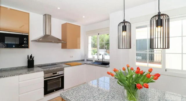 Коттедж 4 BR house in Benahavis Centre, Costa del Sol