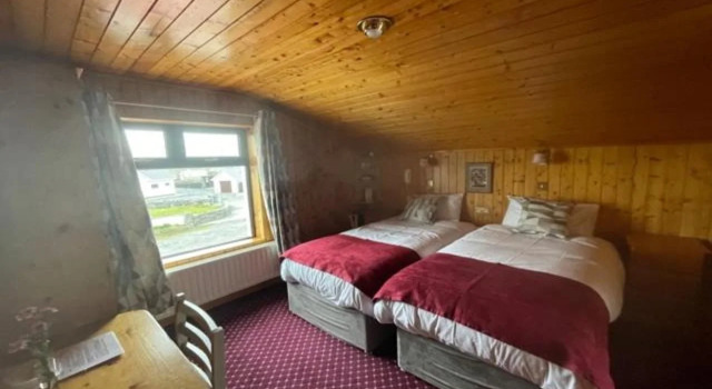 Ard Mhuiris B&B, Book Hotel Hoteller i Inis Mor med parkering, Parkering