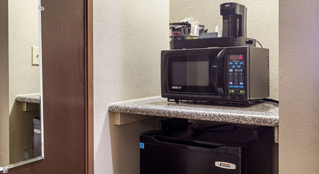 Четырёхместный номер Standard Quality Inn West Plains