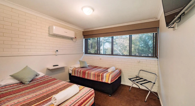 Четырёхместный семейный люкс Fitzroy Motor Inn