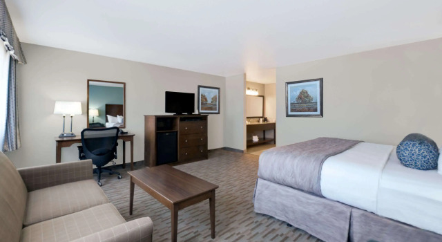 Baymont by Wyndham Minot