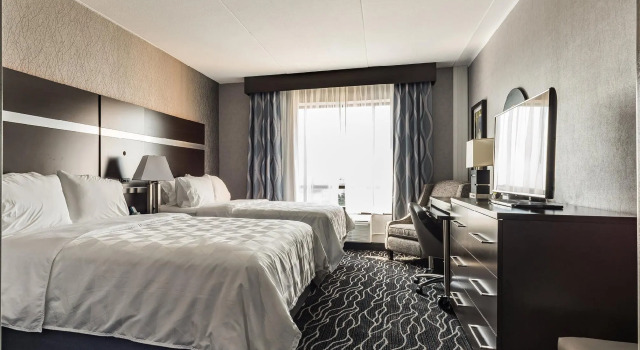 Четырёхместный номер Standard Holiday Inn Hotel & Suites - Joliet Southwest by IHG