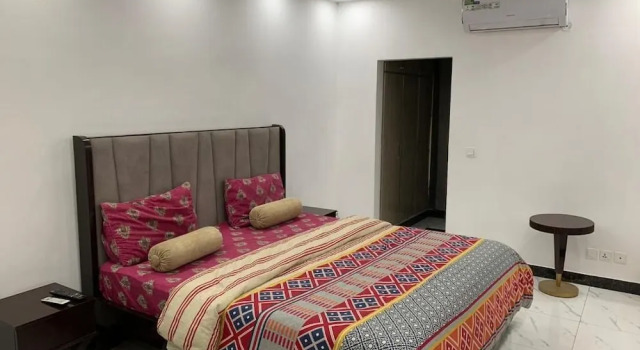 Camera Deluxe Bloom Family Suites