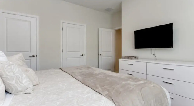Rent a Luxury Townhome on Storey Lake Resort, Minutes From Disney, Orlando Townhome 3224, Varaa Hotelli Kissimmee Kissimmee