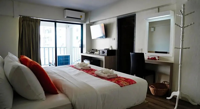 Номер Deluxe с балконом Wild Orchid Villa Bangkok