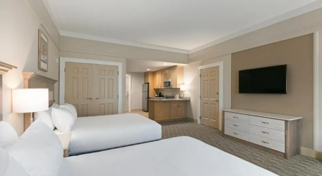 Четырёхместный номер Deluxe Carlisle Inn Sarasota