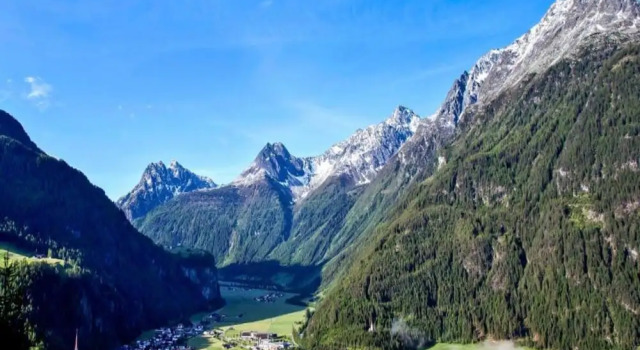 Коттедж Superior Chalet mit 4 Schlafzimmern & Wellness