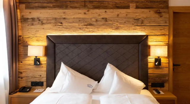 Leonhard Stock, Rezervasyon Otel Finkenberg Hintertux Glacier