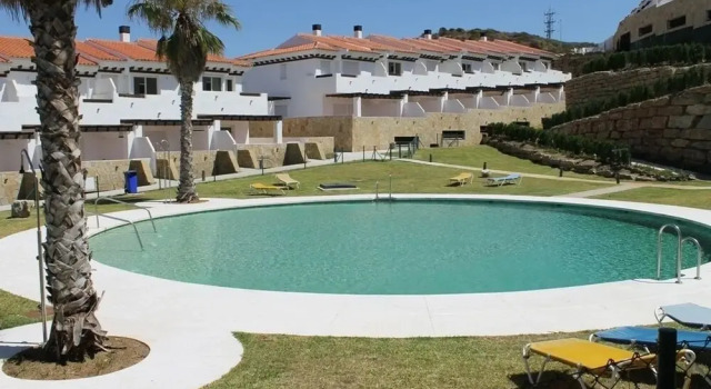 Grand National, Забронировать Отель Фуэнхирола Коста-дель-Соль, рядом с Playa del Charcón
