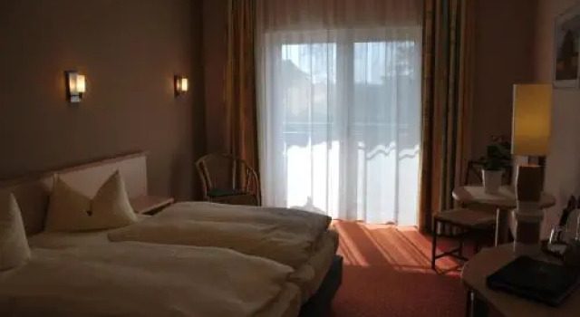 Müritz-Strandhotel, Забронировать Отель Рёбель Мюриц