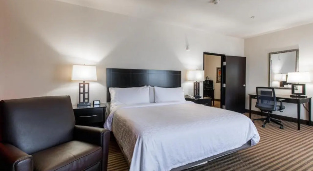 Люкс Holiday Inn Express & Suites Oklahoma City NW - Quail Springs by IHG