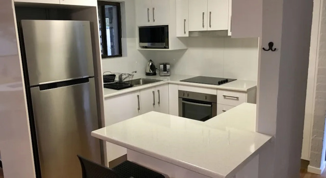 Апартаменты Deluxe Burleigh Palms Holiday Apartments