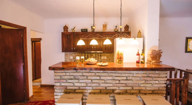 Villa Caterina StoneBuilt MountainResort, Prenota Villa Hotel a Peloponneso con parcheggio, Parcheggio