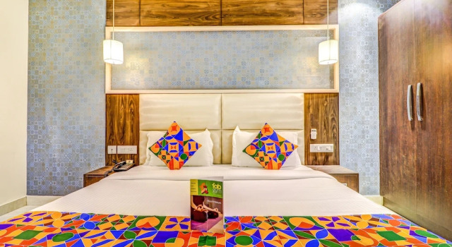 Hotel Solitaire by FabHotels, Забронировать Отель Отели Гомти Нагара 3 звезды, 3*