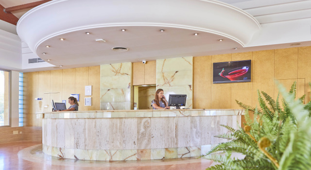 Zafiro Can Picafort, Book Hotel Hotels in Santa Margalida with Parking, Parking
