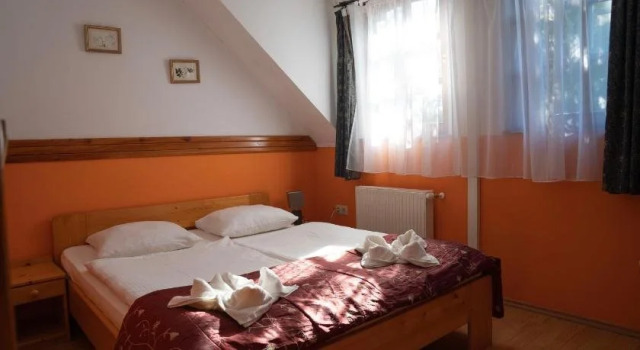 Hotel Szent István, Забронировать Отель Отели Эгера 3 звезды, рядом с Kopcsik Marzipan Museum, 3*