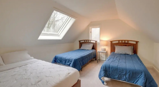 North Conway Townhome w/ Private Hot Tub & Deck!