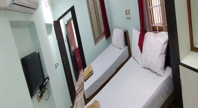 Люкс Sri Sivalakshmi AC Guest House
