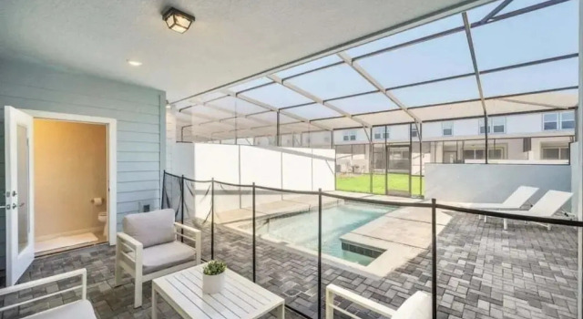 Luxury Home With Splash Pool 5 Bed Townhome! 5 Bedroom Townhouse, Varaa Lomakoti Huvilat kohteessa Florida, Villa