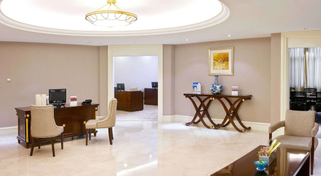 Days Hotel & Suites Fudu, Foglalás Szálloda Szállodák Tianning medencével, Uszoda