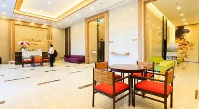 Henry Apartment #Next to District 1 #POOL +GYM, Забронировать Апартаменты/квартира Район 4 Хошимин, рядом с Saigon River Tunnel