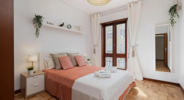 Апартаменты Superior Host Wise - Deluxe Bright Flat with Netflix