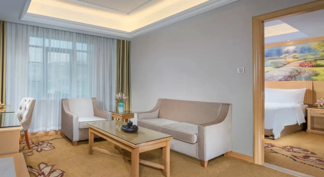 Vienna Hotel (Huidong Jilong), Boek Hotel Hotels in Guangdong met parkeren, Parkeren