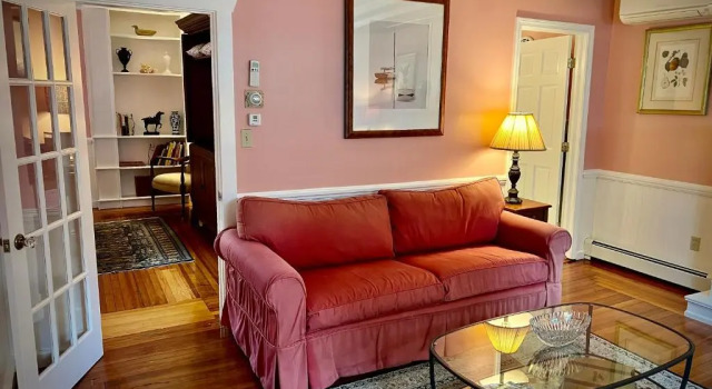Люкс Entire Private Historic Inn Downtown Newport