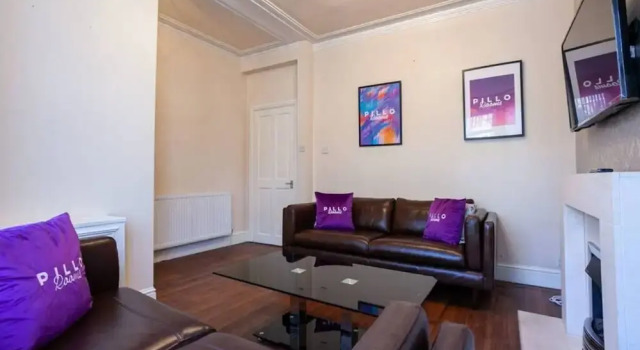 Spacious Cosy 2 Bedroom House by Bridgewater Canal, Rezervasyon Tatil Evi Merseyside villalar, Villa