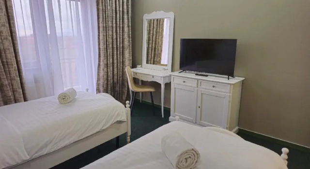 . DENY Inn Resort SPA, Забронировать Курортный отель Бизнес-отели Зэрнешти, 4* 5*