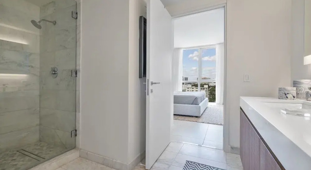 914 Tiffany House 1 Bedroom Condo by RedAwning, Забронировать Апартаменты/квартира Апартаменты Форт-Лодердейл, рядом с Пляж Себастьян-стрит, Апартаменты/квартира