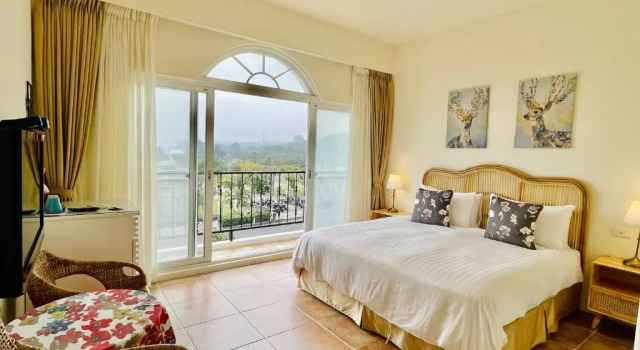 Двухместный номер Standard с балконом и с видом на море SpoonDrift Hostal Kenting