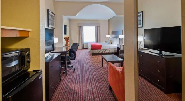 Люкс Best Western Plus Bradbury Inn and Suites