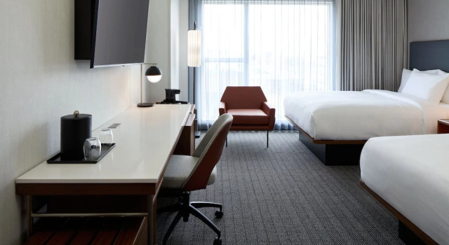 Четырёхместный номер Standard Courtyard By Marriott Montreal Laval