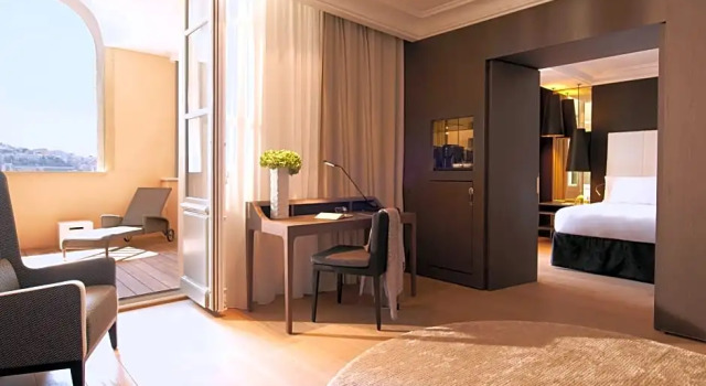 Полулюкс с видом на гавань InterContinental Marseille - Hotel Dieu by IHG