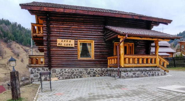 Complex Cheile Gradistei Moeciu, Rezervovat Lázně / Resort Hotely v Prahova Valley s parkováním, Parkování