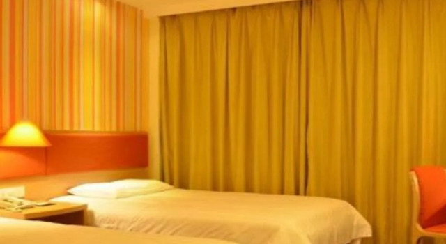 Home Inns Shanghai Fengxian Nanqiao, Varaa Hotelli Fengxian Shanghai