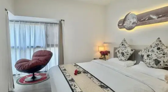 Люкс Luxury Chuxiong Romantic Time Homestay (Yiren Ancient Town)
