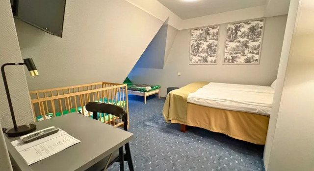 Двухместный семейный номер Standard Crystal Plaza Hotel