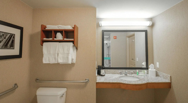 Четырёхместный номер Standard Hampton Inn Nashua
