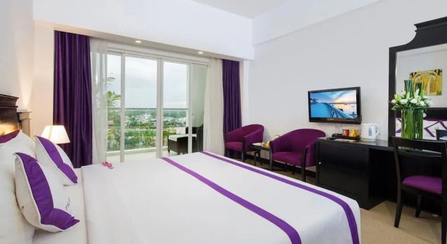 Двухместный номер Deluxe с балконом и с видом на реку TTC Hotel Can Tho