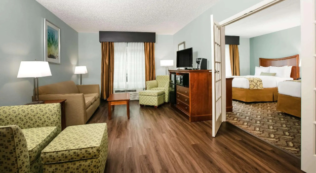 Четырёхместный номер Standard Baymont Inn & Suites Braselton