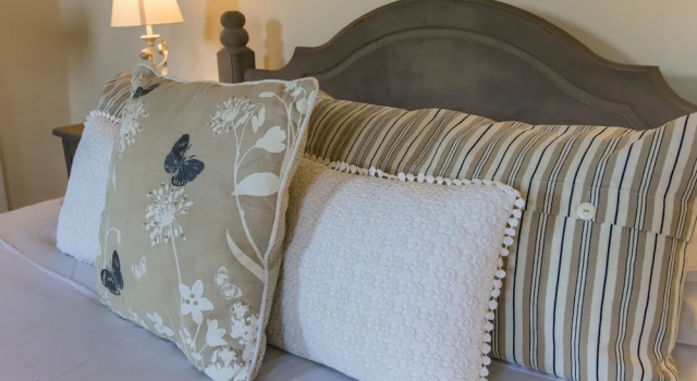 Bodkin House Hotel, Book Hotel Petty France Gloucestershire