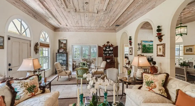 Коттедж Villa Gardenia - Peaceful Garden Oasis with Open Floor Plan