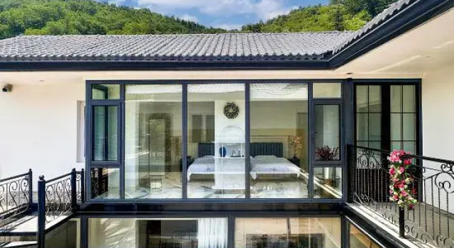 Beijing Wuwai Shanshe Private Hot Spring Homestay, Book Hotel Hoteller i Beijing Province med parkering, Parkering