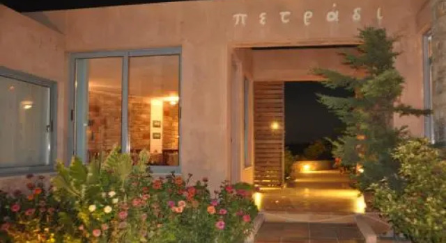 Petradi, Prenota Hotel Livadi Kythera