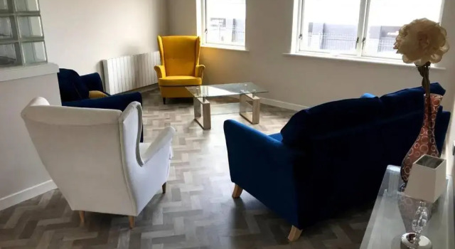 Stylish 3 Bed Apartment with Lough Atalia Views, Забронировать Апартаменты/квартира Апартаменты Голуэй, рядом с Lynch’s Castle, Апартаменты/квартира