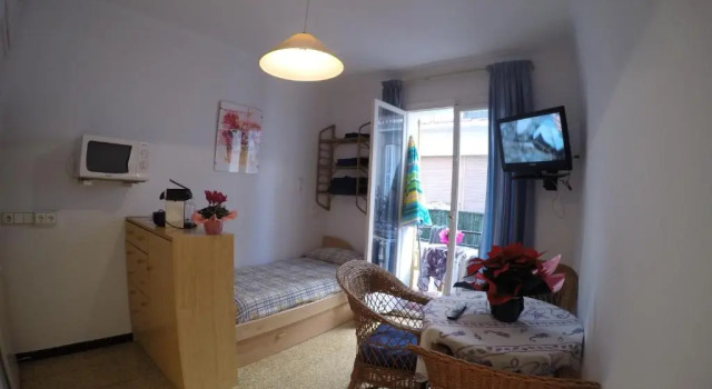 Apartamentos Montserrat, Забронировать Апартаменты/квартира Отели Ситжес с парковкой, рядом с Церковь Св. Варфоломея и Св. Текли, Парковка